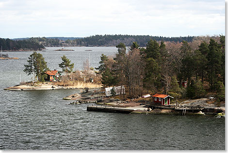 Kleine bunte Holzhuschen sind das Markenzeichen der Inseln im Stockholmer Schrengrtel. 