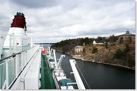 Bei Oxdjupet (Oskar-Fredriksborg) befindet sich die engste Stelle, die die Schiffe zwischen Schweden und Finnland im Stockholmer Schrengrtel passieren.
