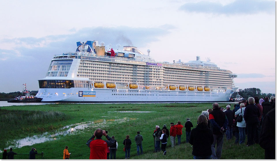 Nach erfolgreicher Emsberfhrung geht die QUANTUM OF THE SEAS von Royal Caribbean International zunchst auf Probefahrt.