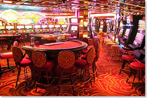 Im 600 Quadratmeter groen Casino Royale warten 117 Spielautomaten und 17 Spieltische auf die Glcksspieler.