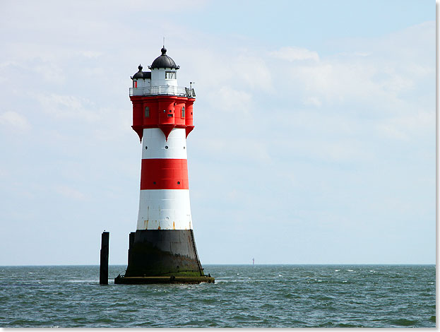 Immer wieder ein Hingucker, der Leuchtturm Roter Sand.