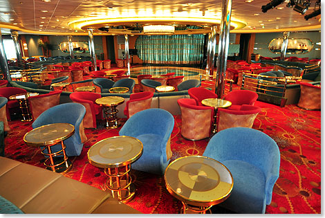 In der farbenfrohen klassischen Anchors Aweigh Lounge finden Live-Musik und Tanzveranstaltungen statt.