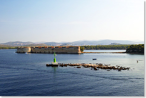 Foto: Egon Giebe, SeereisenMagazin Fort Saint-Nicholas im Sibenik-Kanal