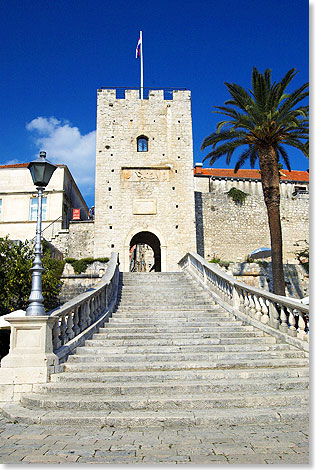 Foto: Egon Giebe, SeereisenMagazin barocke Freitreppe zum Landtor in Korcula