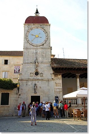 Foto: Egon Giebe, SeereisenMagazin Glockenturm an der Stadtloggia in Trogir, Kroatien