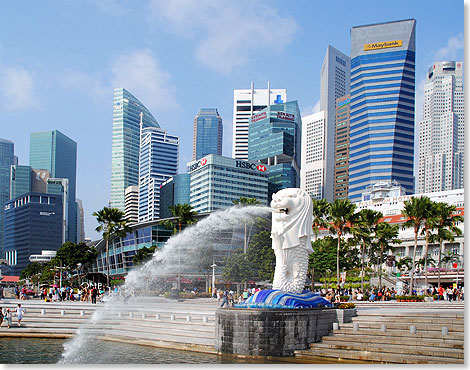 Der Merlion, Singapurs Wappentier, an der Mndung des Singapore Rivers.