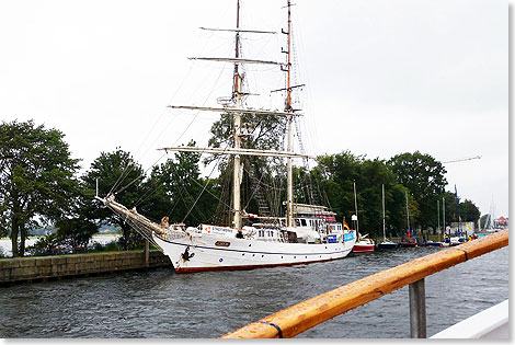 Die Brigg GREIF an ihrer Stammpier in Greifwald-Wieck.