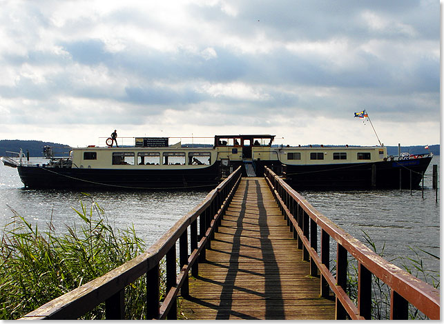 Einsam fr die Nacht. Am Steg sdlich von Seelust an der Silbermhle im Plauer See hat die MS GRETHA fr 