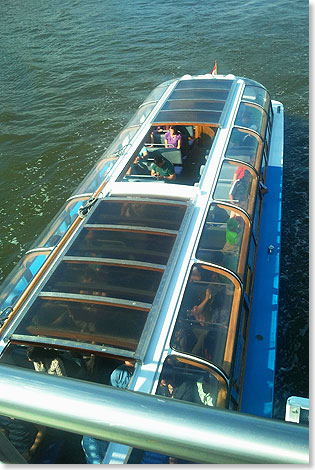 Die Grachtenfahrt gehrt zum Landgang in Amsterdam.