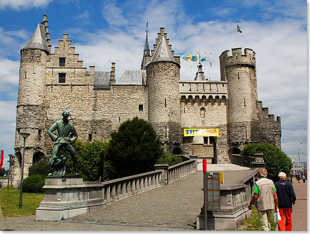 Die Stadtburg Het Steen am Ufer der Schelde gilt als das lteste erhaltene Gebude Antwerpens.