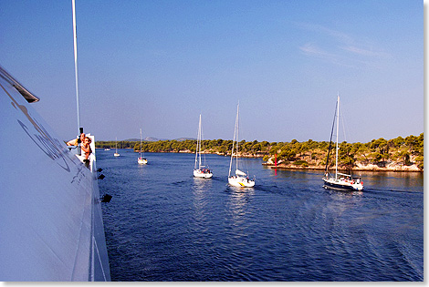 Segelyachten im Sibenik Kanal