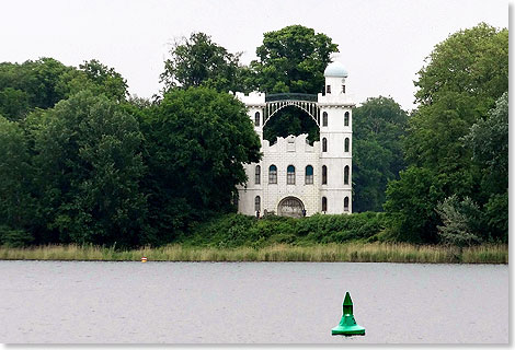 Das Schlsschen auf der Pfaueninsel wurde im romantischen Ruinenstil errichtet und diente als Sommerresidenz der Knigsfamilie. 