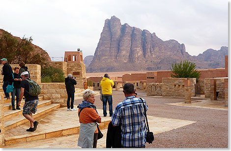 Die sieben Sulen der Weisheit im Wadi Rum in Jordanien. Hier machte T.E. Lawrence seine ersten Notizen zu seinem Bericht ber den Aufstand in der Wste. 