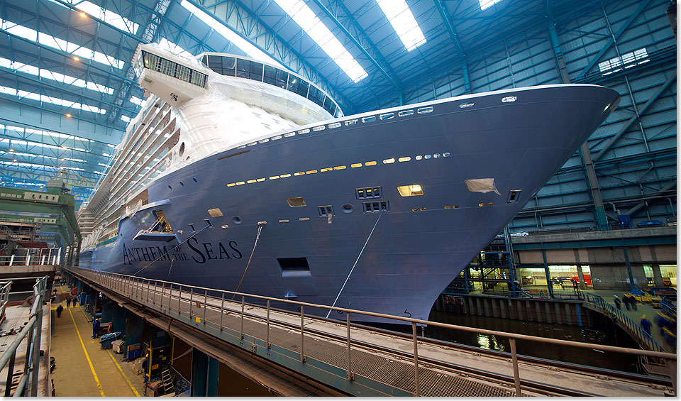 Die ANTHEM OF THE SEAS ist 347,75 Meter lang und 41,4 Meter breit.