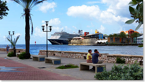 Groe Schiffe machen nur noch am neuen Kreuzfahrer-Hafen fest. Die alte Hafeneinfahrt war fr die modernen Liner einfach zu eng geworden.