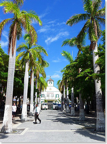 Philipsburg ist die Hauptstadt der Insel St. Maarten, die je zur Hlfte zu den Niederlanden und zu Frankreich gehrt.