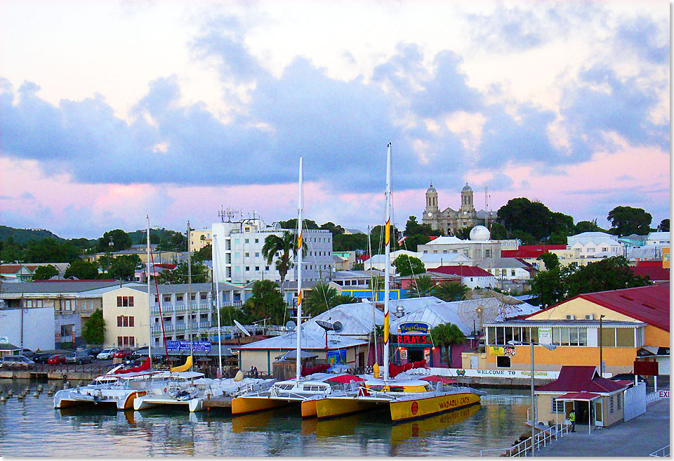 Die St. John's Kathedrale prgt das Bild der gleichnamigen Hauptstadt von Antigua.