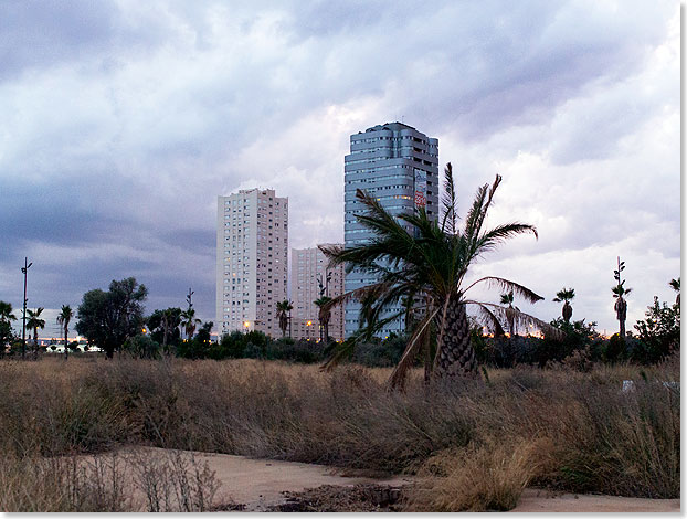 ... diese leerstehenden Neubauten in Valencia, deren Wohnungen nicht zu verkaufen oder zu vermieten sind.