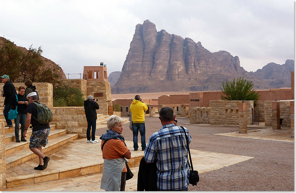 Erinnerung an die aktuelle Geschichte des Nahen Ostens: Die sieben Sulen der Weisheit im Wadi Rum in Jordanien. Hier machte T.E. Lawrence seine ersten Notizen zu seinem Bericht ber den Aufstand in der Wste.