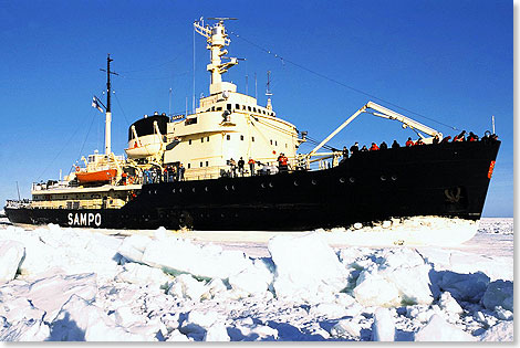 Touristen-Eisbrecher SAMPO vor Kemi.