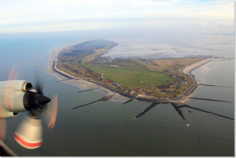 Die B-3C umkreist die ostfriesische Insel Wangerooge.