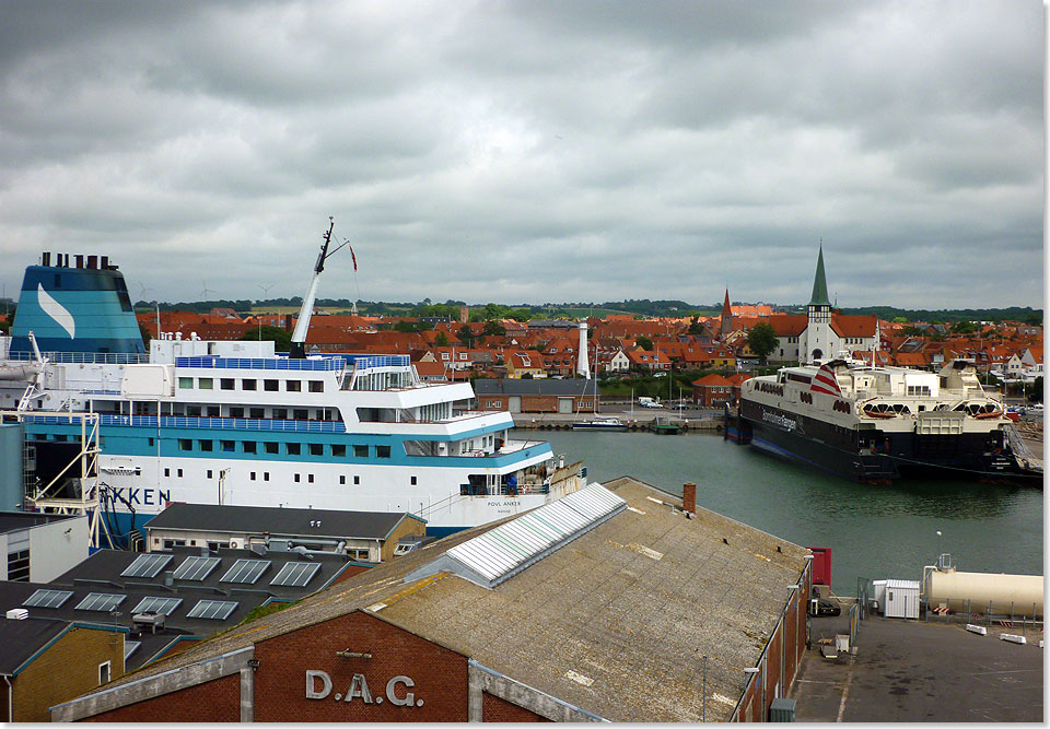 Dunkle Wolken ber Rnne: Die Plne fr die Zukunft der Fhranbindung zum Festland haben auf Bornholm fr einen Sturm der Entrstung gesorgt. 