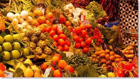 Obst- und Gemsestand auf dem Mercat de Sant Josep.