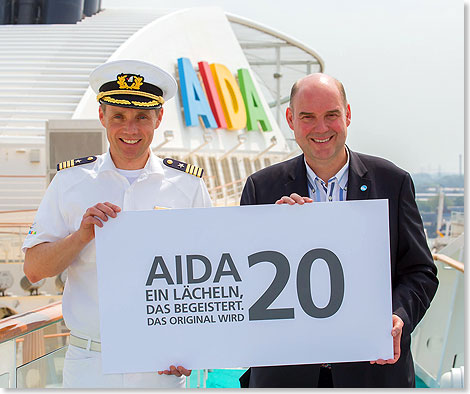 AIDA ‒ ein Lcheln, das begeistert. Das Original wird 20 ist das Motto der Jubilumskampagne.