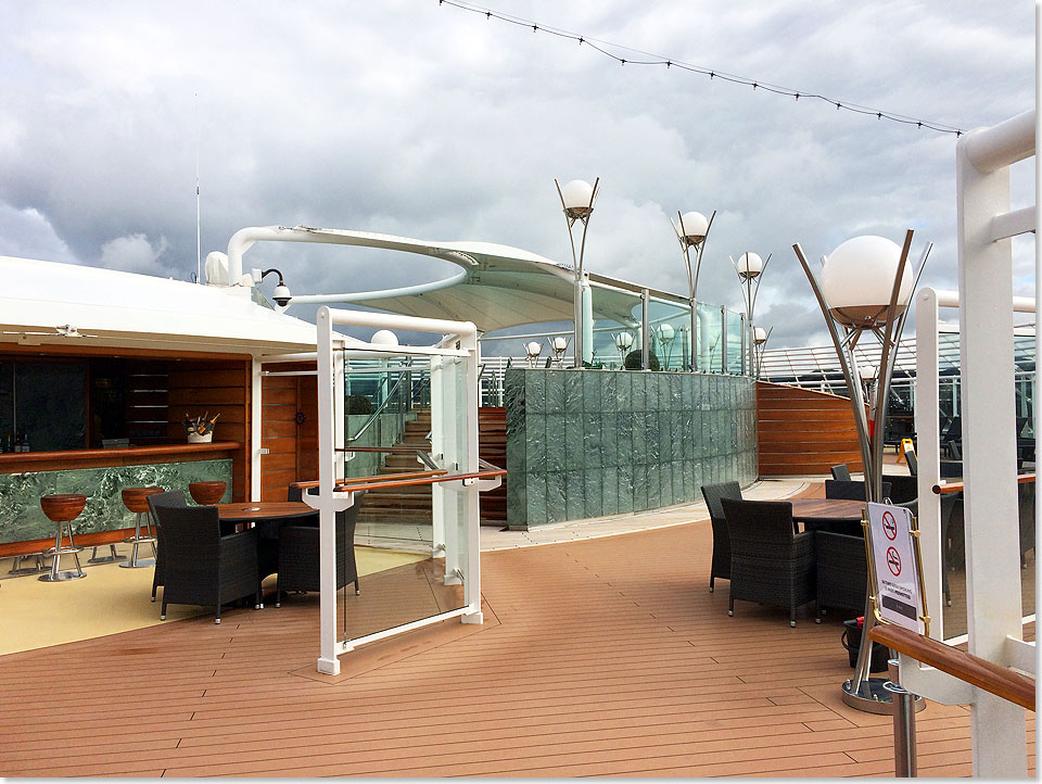 Nur am ersten Tag konnten wir das Yacht Club-Sonnendeck mit Bar und Whirlpools nutzen. 