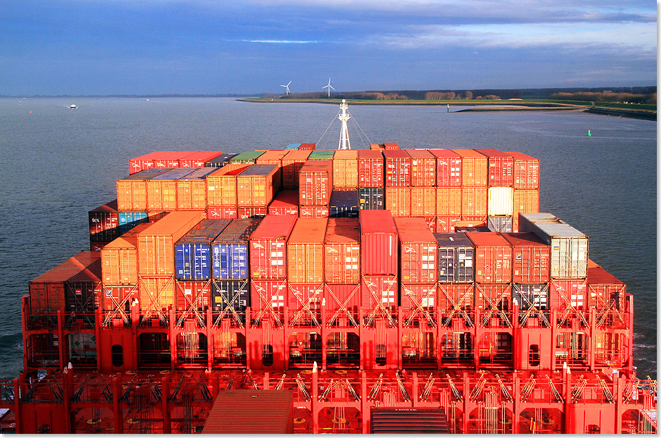 Auf der Schelde hinauf einlaufend Antwerpen.