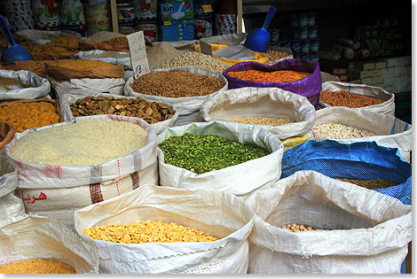 Erbsen, Bohnen, Reis, Nüsse, Kürbiskerne und Nudeln für die heimische Küche.