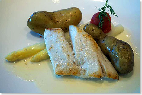 Gebratener St. Peterfisch, Limonen-Beurre-Blanc, Heidespargel, neue Kartoffeln ...
