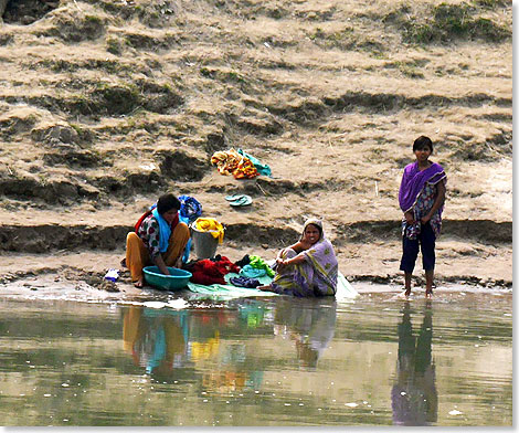 Wsche waschen am Brahmaputra.