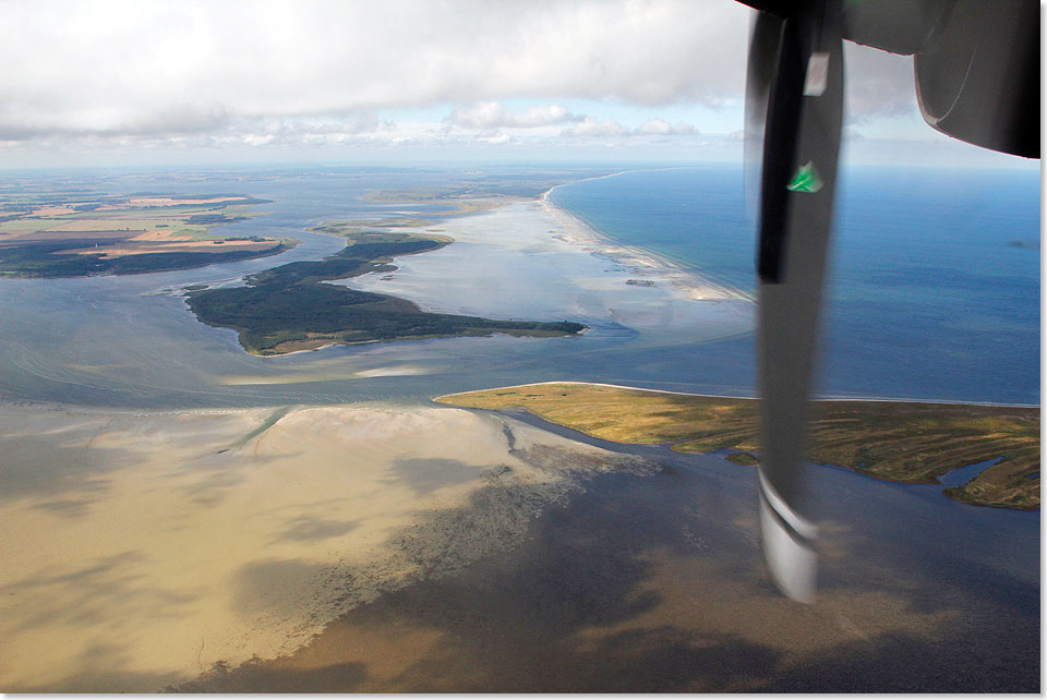 Die Nordansteuerung Stralsunds mit Gellenstrom, Sdspitze von Hiddensee und Ostspitze vom Darss.