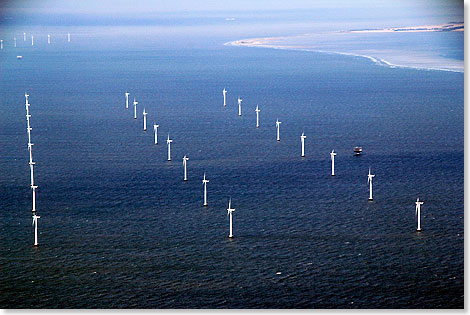 Ein Windpark vor der dnischen Sdkste.