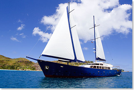 Bei einwchigen Kreuzfahrten mit dem modernen Schiff SEA BIRD erleben die Gste das Beste des kleinen Inselstaats Seychellen.