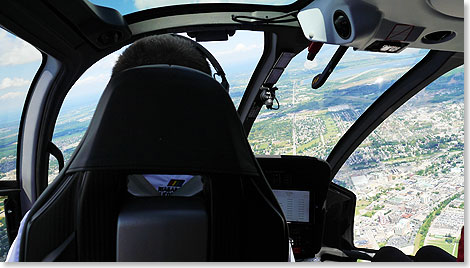 Direkt hinter dem Piloten und rings herum Glasscheiben mit toller Aussicht  ein Helikopter-Flug bildet den ultimativen Kick bei einem Besuch der Niagara Flle.