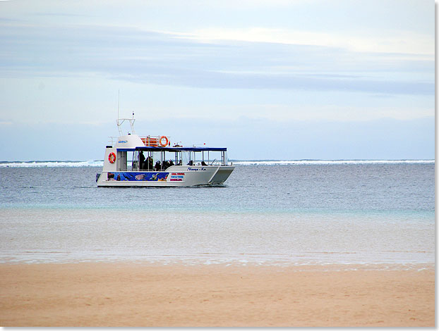 Selbst bei bewlktem Himmel sorgt ein Glasbodenboot fr erstaunlich gute Einblicke in die vielfltige Unterwasserwelt des Ningaloo Reef.