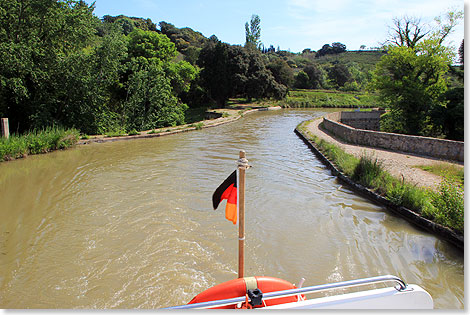 Der Kanal als Wasserbrcke ber ein Seitental.