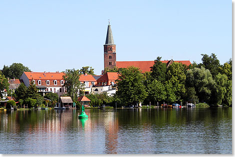 Der Dom Sankt Peter und Paul zu Brandenburg an der Havel war die Kathedrale des Bistums Brandenburg und liegt auf der nach ihm benannten Dominsel Brandenburg.