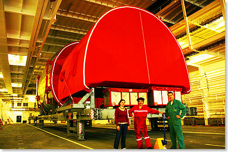 A 380-Sektionen im Laderaum der CITY OF HAMBURG.