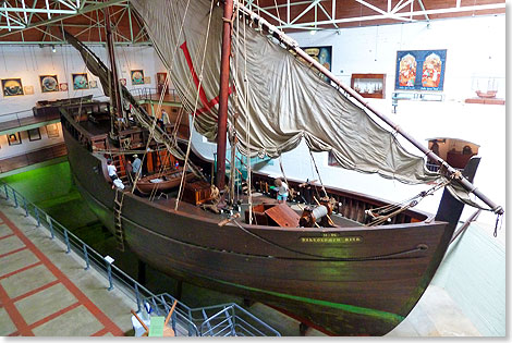 In Mosselbay steht der Nachbau der Karavelle, mit der Bartolomeo Diaz als erster Europer hier landete. Ein portugiesischer Admiral segelte mit kleiner Mannschaft 500 Jahre spter diesen Nachbau von Lissabon nach Sdafrika.