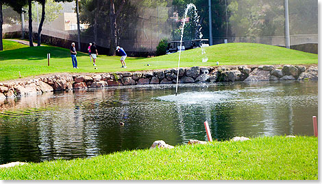 Das Hotel Lindner liegt inmitten des Golfclub Real Golf de Bendina.