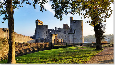 Die immer noch mächtige Ruine der Festung von Clisson.