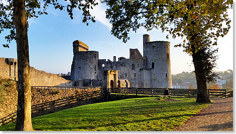 Die immer noch mchtige Ruine der Festung von Clisson.