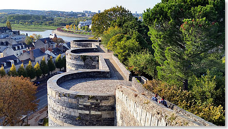 Der Rundgang auf der Festungsmauer von Angers.