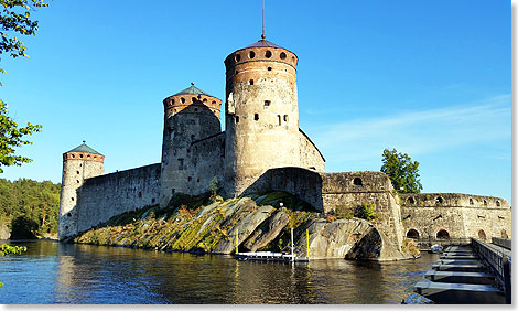 Die Festung Olavinlinna am Nadelhr des Saimaa in Savonlinna.