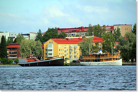 Die ber 100 Jahre alten Dampfer MIKKO und SAVONLINNA an der Museumshalbinsel Riihisaari.