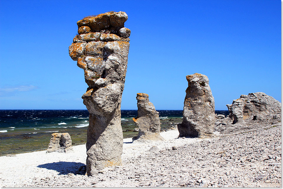 Meer- und windgeformte Kalksteinsulen von Digerhuvud im Nordwesten von Far.