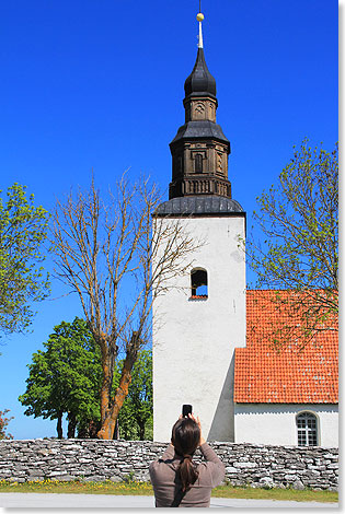 Beliebtes Fotomotiv: die Kirche von Far an der Sdkste.